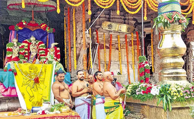 Brahmotsavam begins with Dwajarohanam in Ontimitta Kodandaramaswamy temple - Sakshi