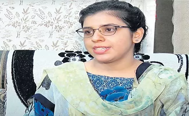 Manisha Rupita appointed first Hindu DSP in Sindh Police - Sakshi