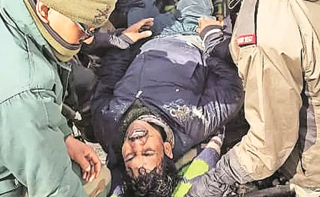 Uttarakhand: 10 die in glacier break in Chamoli, 400 rescued - Sakshi