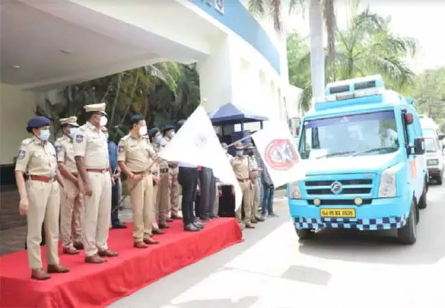 Hyderabad Police Launches Free Ambulance Service In Hyderabad - Sakshi