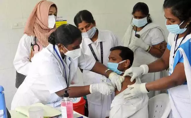 23 States Free Corona Vaccine To People From May 1st - Sakshi