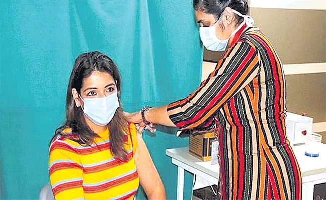 Online Registration Must For 18 Plus To Get Covid Vaccine - Sakshi