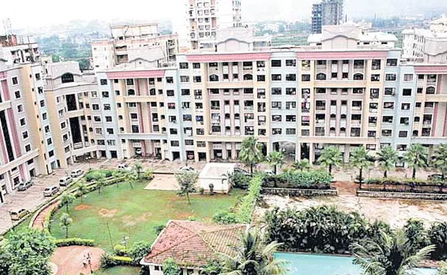 Lockdown Effect apartment Lift Problems In Mumbai - Sakshi