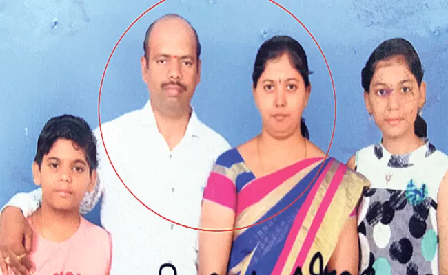 Hyderabad: Wife Deceased Testing Corona Positive Depression Chilakalguda - Sakshi