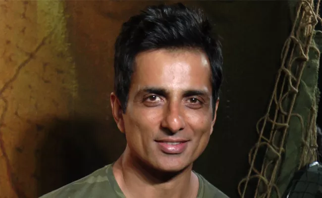 Sonu Sood: Helping Covid Patients Is More Satisfying Than Acting In 100 Crore Film - Sakshi