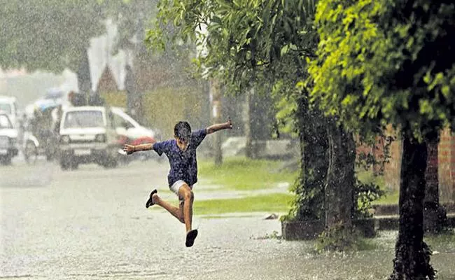 Moderate rain for two days in AP - Sakshi