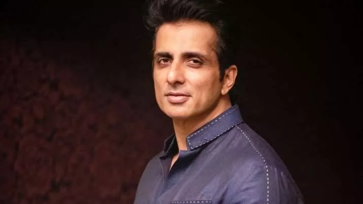 sonu sood sharpening knives - Sakshi