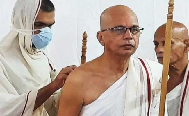 Prakash Shah Took Jain Ascetic - Sakshi