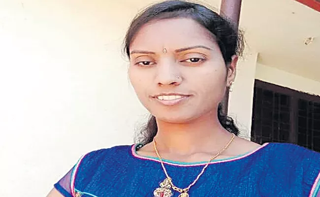 29 Year Old Bride To Be End Life Upset Over Financial Problems Parigi - Sakshi