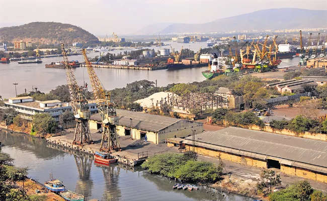 Visakhapatnam port as a care of for world trade - Sakshi