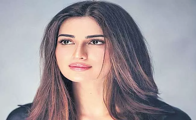 Miss India 2015 contestant Diksha Singh to contest UP Panchayat elections - Sakshi