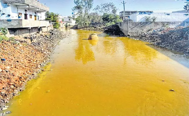 Hyderabad Chemical Factories Release Their Waste In Water During Manufacturing Process  - Sakshi