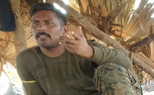 Maoists Released Photo Of The Cobra Commando In Their Custody - Sakshi