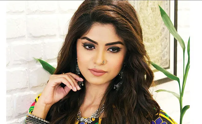 Naagin- 4 Actress Sayantani Ghosh Slams Troll Asking Her Bra Size - Sakshi