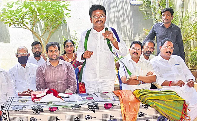 Nayi brahmin Corporation Chairperson Yanadayya Comments About CM Jagan - Sakshi