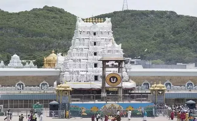 TTD Suspends Sarva Darshan Tokens Starting April 12 As Covid-19 - Sakshi