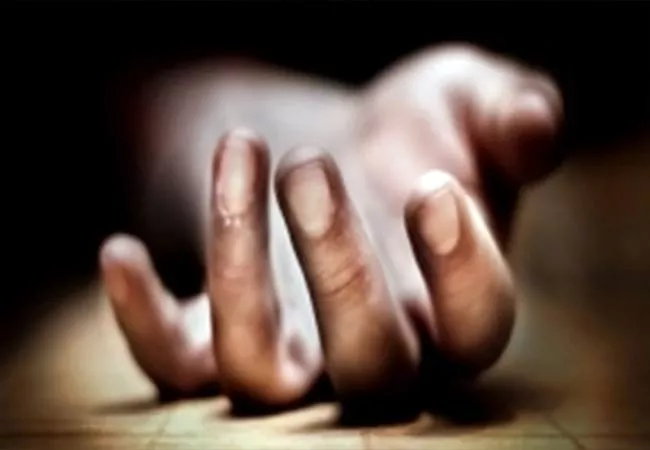 Married Women Commits Suicide In Nizamabad District - Sakshi