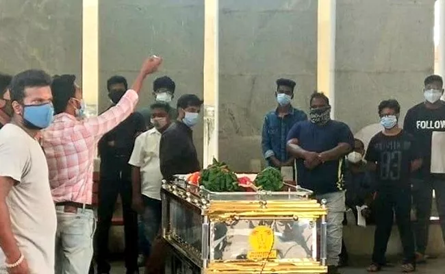 Director KV Anand Funerals Completed At Chennai - Sakshi