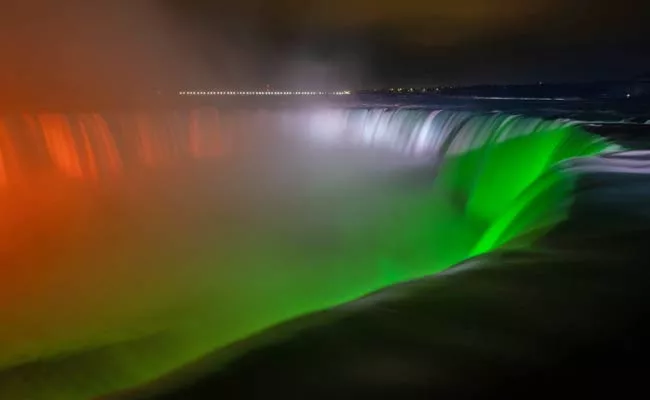 StayStrongIndia: Niagara Falls Iights Up With Indian Tricolour - Sakshi