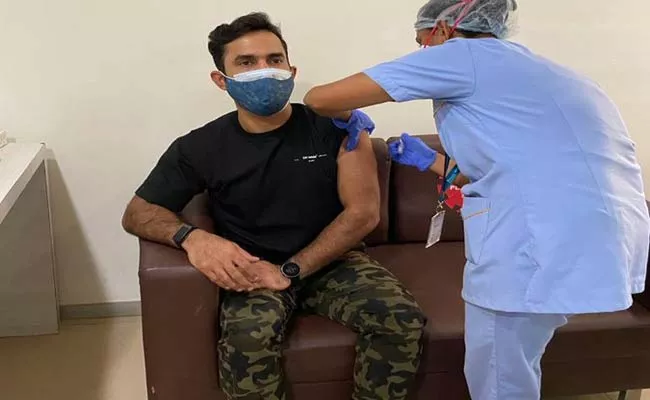 Dinesh Karthik Responds After Chris Lynn Trolls Him Vaccination Post - Sakshi