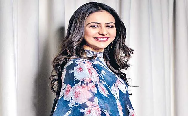 Rakul Preet Singh Joins Hands With Give India To Raise Funds - Sakshi