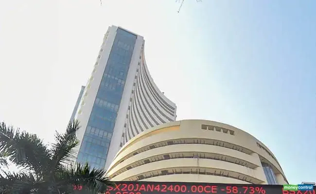 Nifty Ends Below 14,700, Sensex Falls 471 Pts; Metals Drag - Sakshi