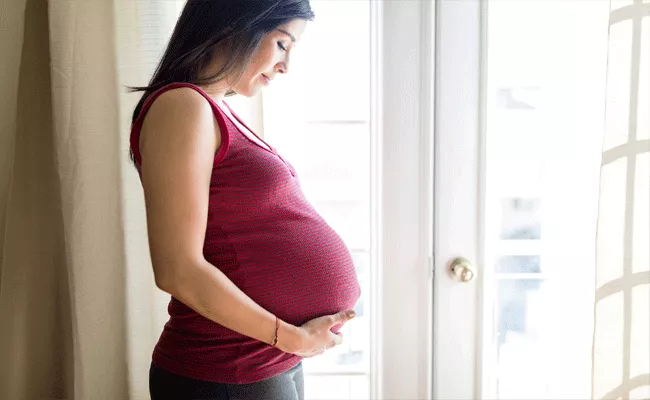 No Complications If Pregnant Women Are Vaccinated: Gynecologist - Sakshi