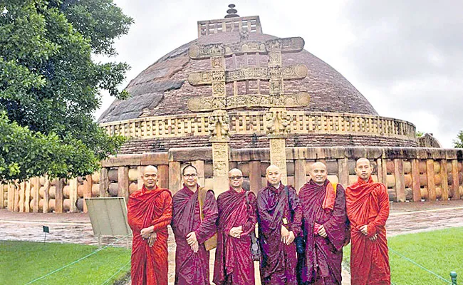 Who Built Sanchi Stupa And Why, Who Discovered The Sanchi Stupa - Sakshi