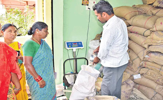 Telangana: Ration Rice Quantity Less By 4 To 11 KGs Per One Bag  - Sakshi