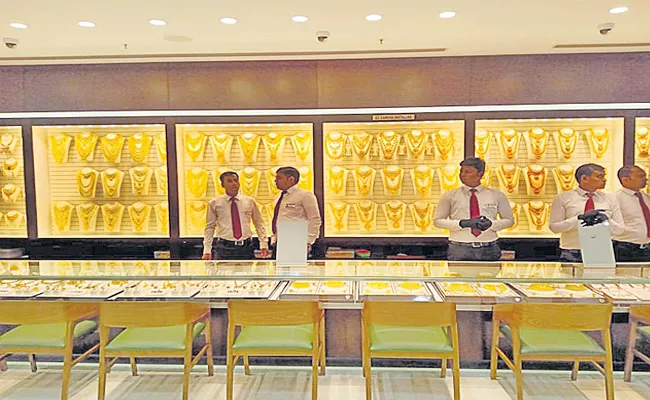 Covid Restrictions Dampen Gold Sales - Sakshi