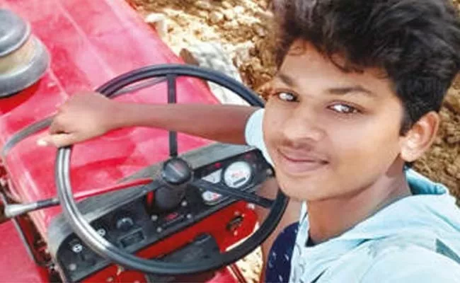 Boy Taking Selfie With Tractor Deceased In Tamil Nadu - Sakshi