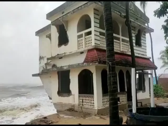 Building Collapsed In Kasaragod, Kerala