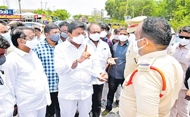 Telangana Stops Ambulances With COVID Patients At Borders - Sakshi