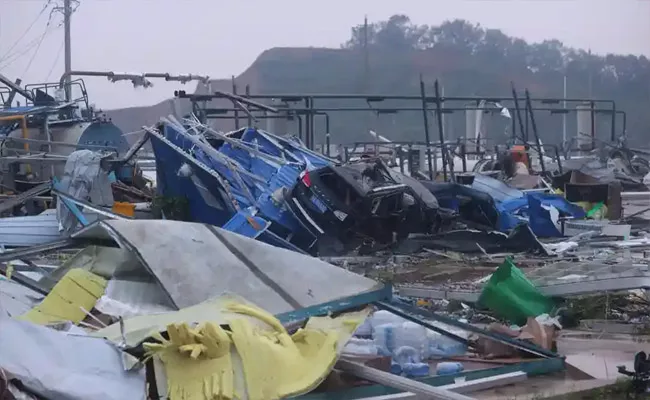 12 Killed, Over 300 Injured In Tornado Strikes In China - Sakshi