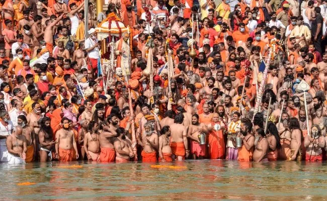 99 Percent Kumbh Returnees Test Positive For COVID 19 - Sakshi