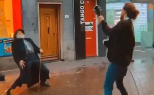 Old Man Dances With Street Performer As He Plays Guitar In Netherlands - Sakshi