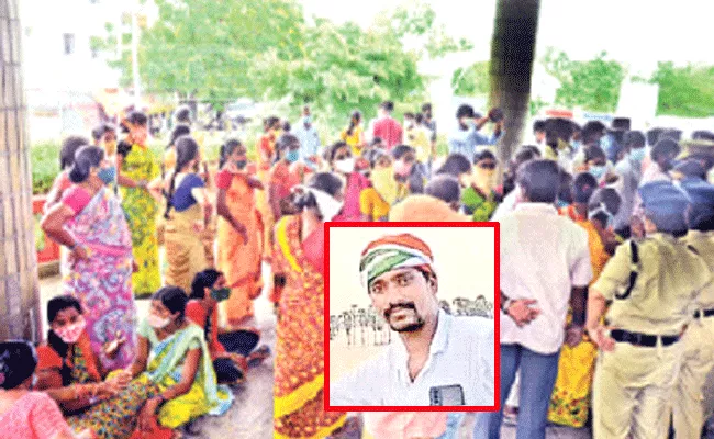 Jangaon: Family Protest In Front Of Private Hospital - Sakshi