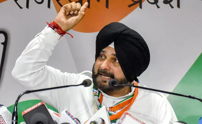 Navjot Sidhu Fires On Punjab CM Amarinder Singh Hints He May Join AAP - Sakshi