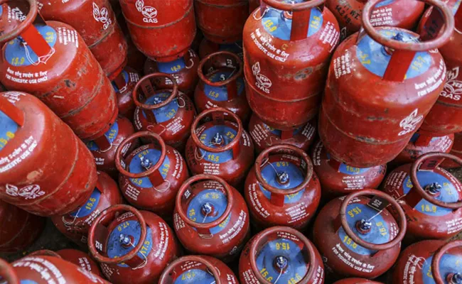 No LPG Delivery If Staff Not Vaccinated - Sakshi