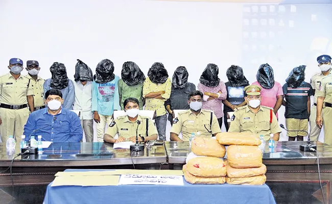 Seizure of marijuana and drugs in Kurnool - Sakshi