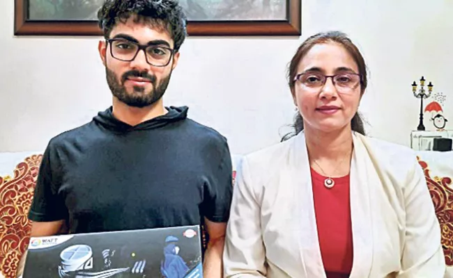 Mumbai Student Nihaal Singh Adarsh Designs Cool PPE Kit for Doctors - Sakshi