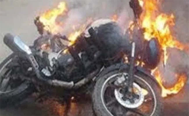 Man Burned Homeguard Bike Due To Not let go Out - Sakshi