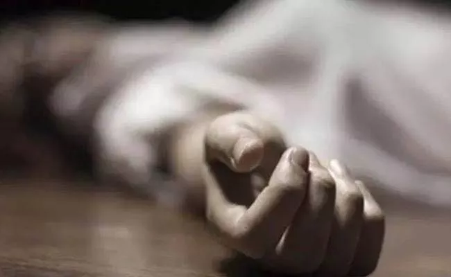 Man Assassinates His Wife Over Divorce Notice In Tamil Nadu - Sakshi