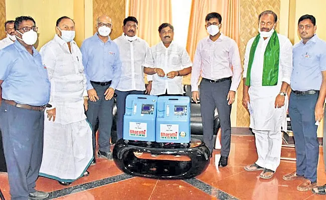 Bharathi Cement Donates 22 Oxygen Concentrator To YSR District - Sakshi