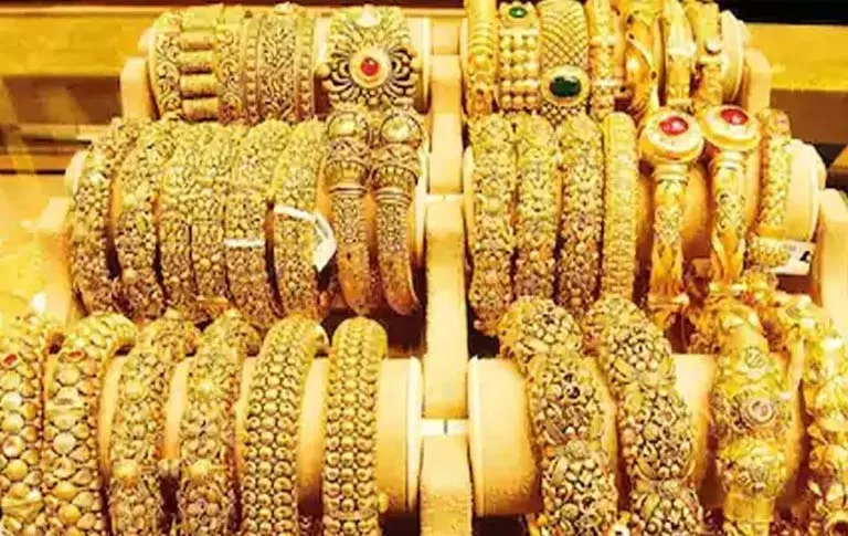 Gold Prices Up In New York Mercantile Exchange - Sakshi