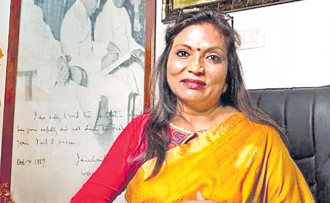 Kalpana Saroj: Dalit Child Bride Who Runs Multi Crore Company Today - Sakshi