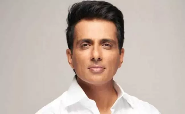 Sonu Sood Launches Courier Service To Deliver Oxygen Cylinders - Sakshi