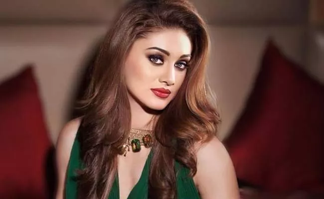 Bigg Boss 13 Fame Shefali Jariwala Opens Up About Her 1st Marriage - Sakshi