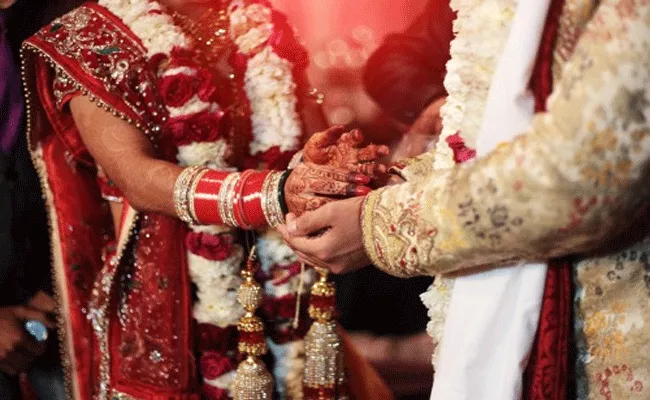 Viral: Bride Calls Off Wedding After Groom Fails to Recite Table of 2 In UP - Sakshi