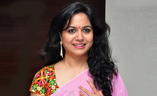 Singer Sunitha Share Funny Incident With Director While Dubbing In a Movie - Sakshi